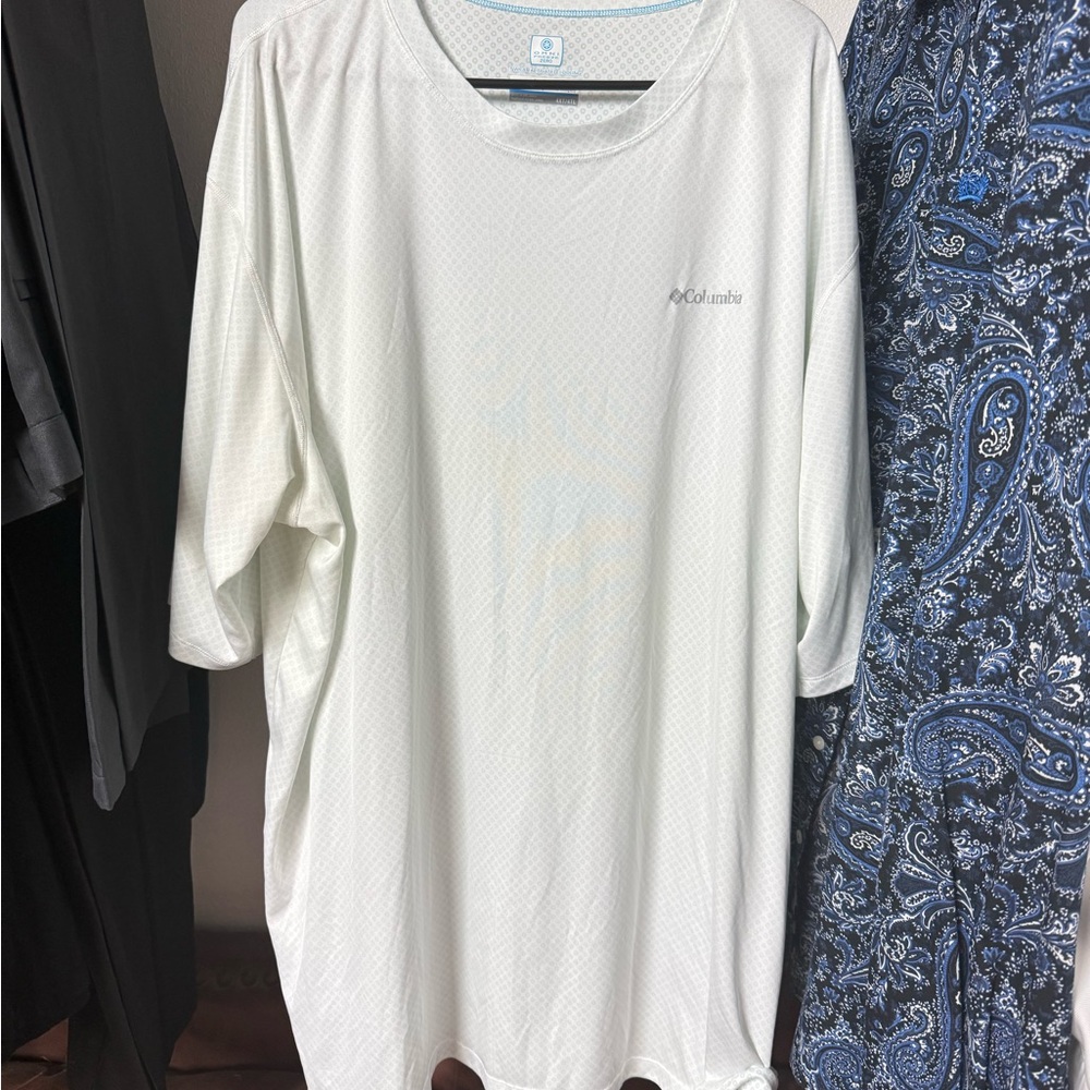 Columbia White Short Sleeve Tee